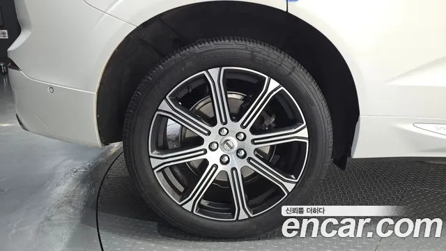 Volvo XC60 2020 thumb 5