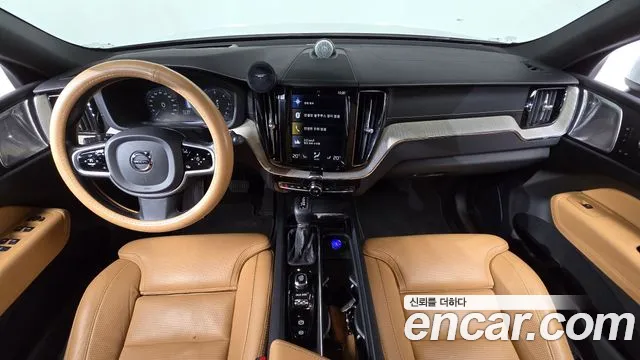 Volvo XC60 2020 thumb 7