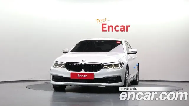 BMW 5-Series 2020 thumb 3