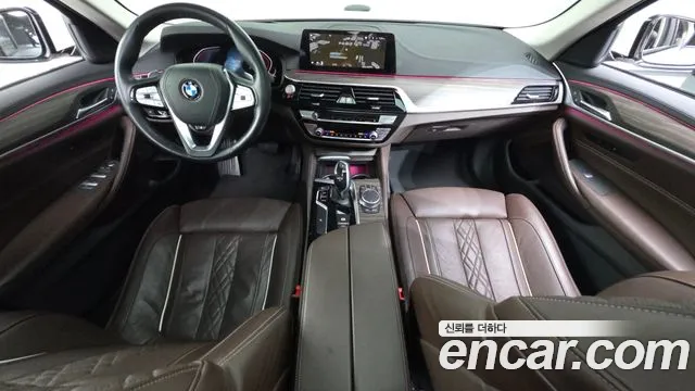 BMW 5-Series 2020 thumb 7