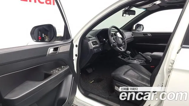 KG_Mobility_Ssangyong Rexton 2019 thumb 9