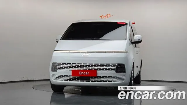 Hyundai Staria 2024 thumb 2