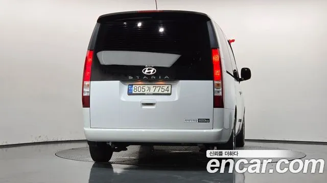 Hyundai Staria 2024 thumb 3