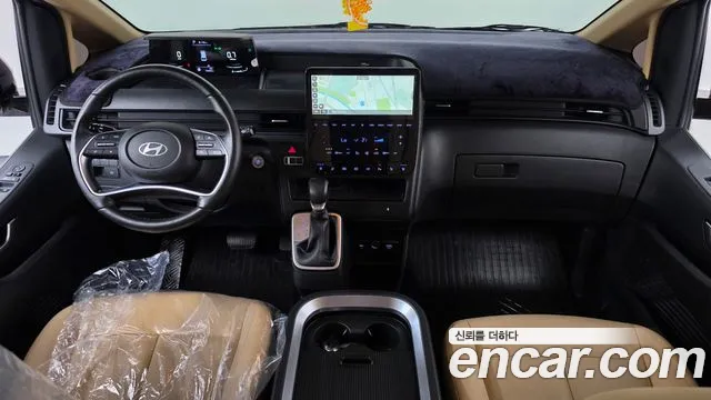 Hyundai Staria 2024 thumb 6