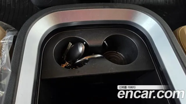 Hyundai Staria 2024 thumb 11