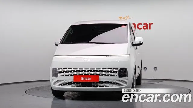 Hyundai Staria 2025 thumb 3