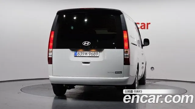 Hyundai Staria 2025 thumb 4