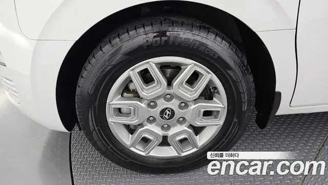 Hyundai Staria 2025 thumb 5