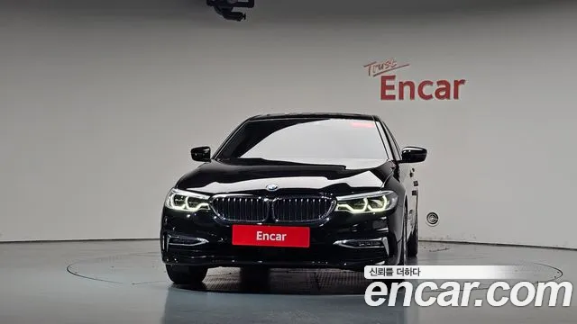 BMW 5-Series 2019 thumb 2