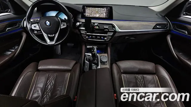BMW 5-Series 2019 thumb 6