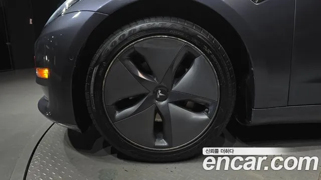 Tesla Model 3 2019 thumb 5
