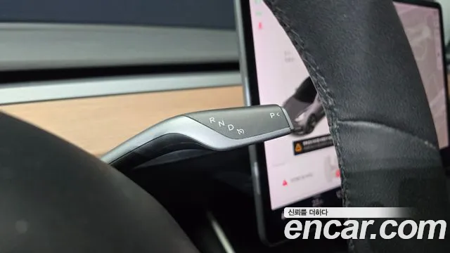 Tesla Model 3 2019 thumb 9