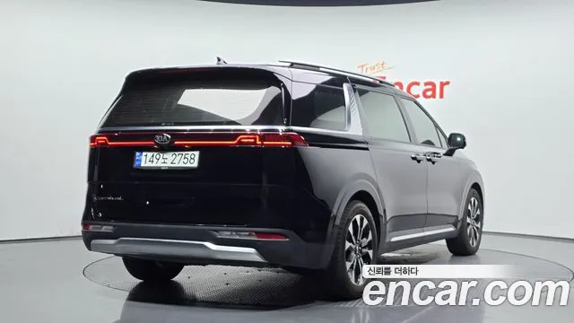 Kia Carnival 2021 thumb 2