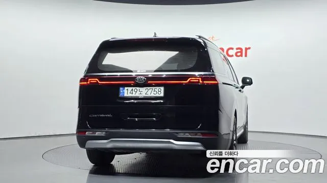 Kia Carnival 2021 thumb 4