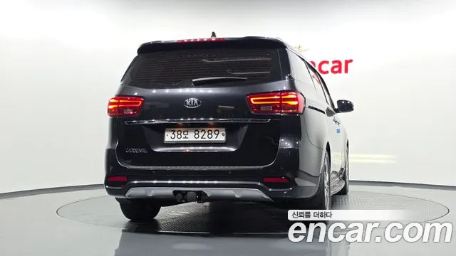 Kia Carnival 2019 thumb 3