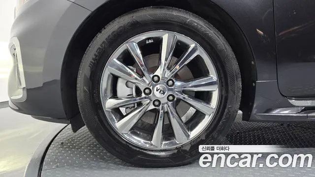 Kia Carnival 2019 thumb 4