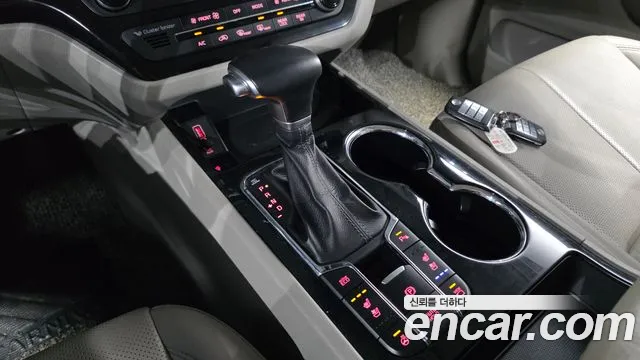 Kia Carnival 2019 thumb 8