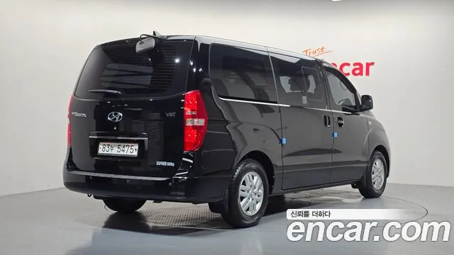 Hyundai Starex 2017 thumb 2
