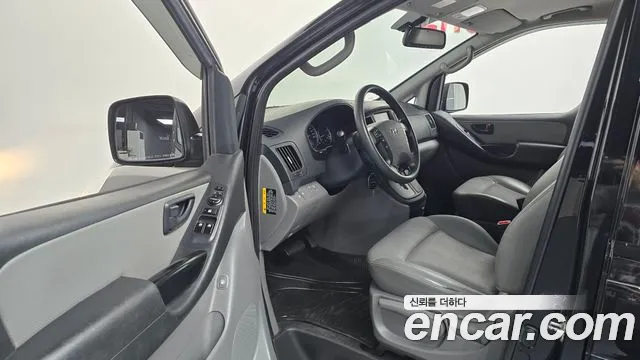 Hyundai Starex 2017 thumb 10