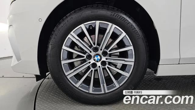 BMW 2-Series 2025 thumb 4