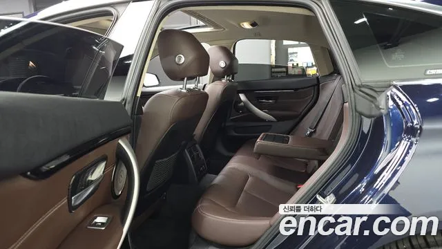 BMW 4-Series 2020 thumb 11