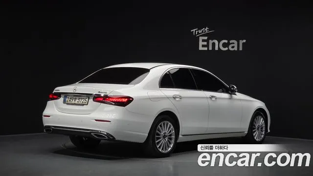 Mercedes-Benz E-Класс 2021 thumb 2