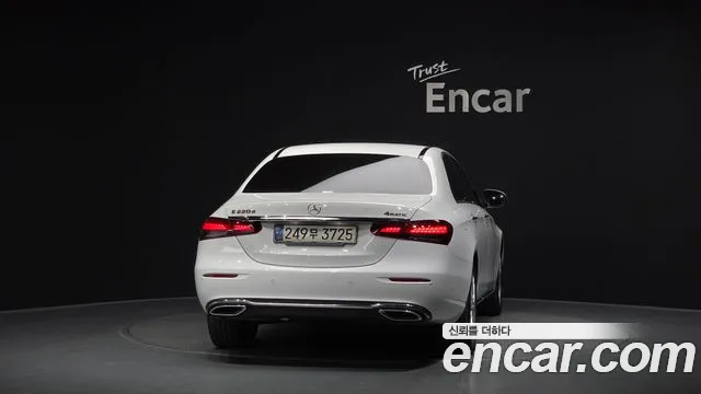 Mercedes-Benz E-Класс 2021 thumb 4