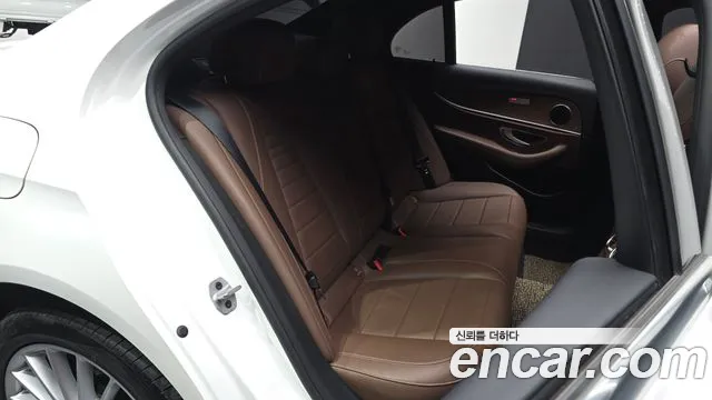 Mercedes-Benz E-Класс 2021 thumb 12