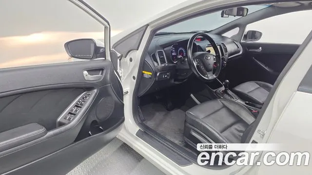 Kia K3 2015 thumb 10