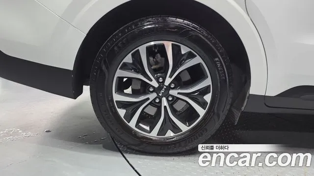 Kia Carnival 2023 thumb 5