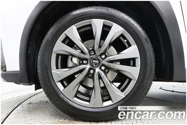 Lexus UX 2024 thumb 5