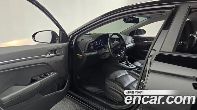Hyundai Avante 2018 thumb 10
