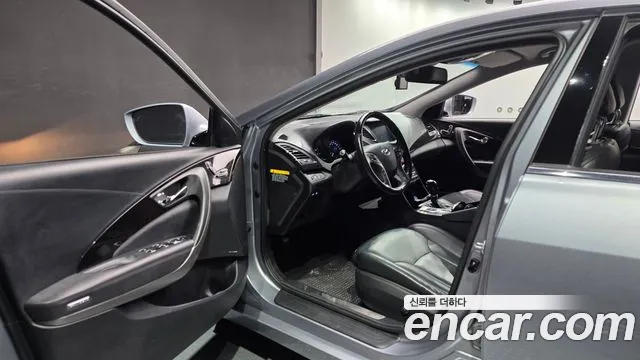 Hyundai Grandeur 2015 thumb 10