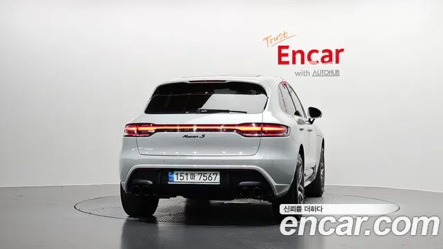 Porsche Macan 2022 thumb 3