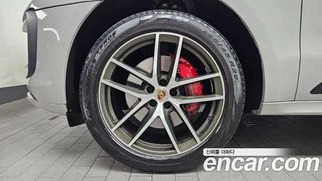 Porsche Macan 2022 thumb 4