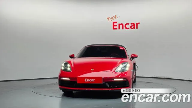 Porsche Cayman 2019 thumb 3