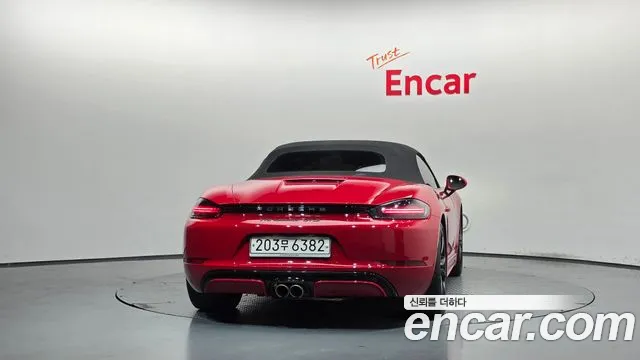 Porsche Cayman 2019 thumb 4