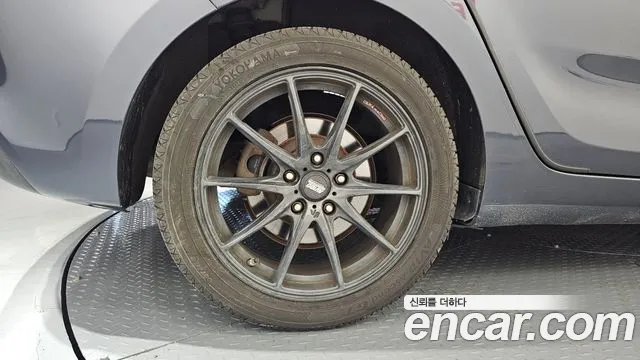 Kia Carens 2016 thumb 5