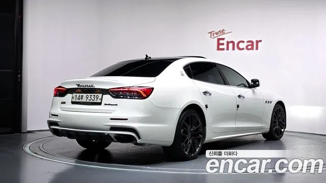Maserati Quattroporte 2015 thumb 2