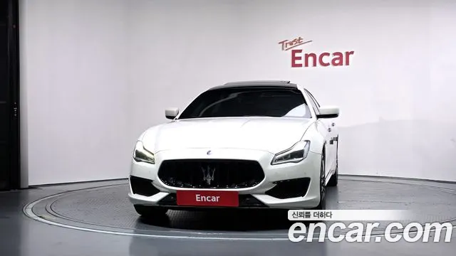 Maserati Quattroporte 2015 thumb 3