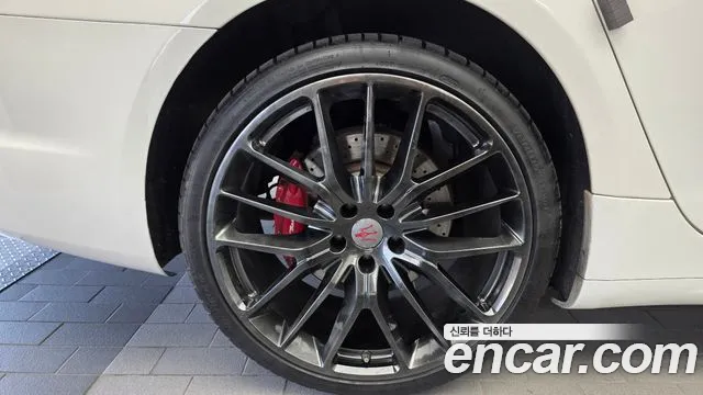 Maserati Quattroporte 2015 thumb 5