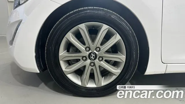 Hyundai Avante 2013 thumb 5