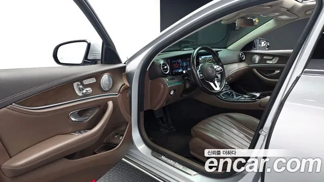 Mercedes-Benz E-Класс 2020 thumb 10