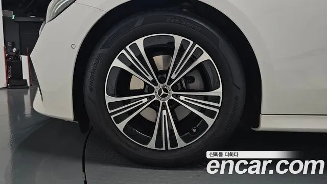 Mercedes-Benz E-Класс 2025 thumb 4