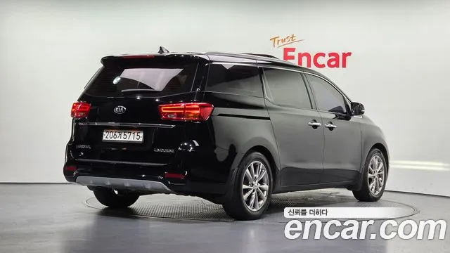 Kia Carnival 2019 thumb 2