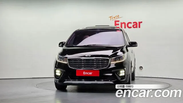 Kia Carnival 2019 thumb 3