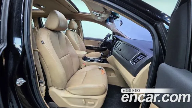 Kia Carnival 2019 thumb 10