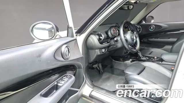 MINI Clubman 2017 thumb 11