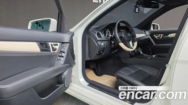 Mercedes-Benz C-Класс 2013 thumb 12