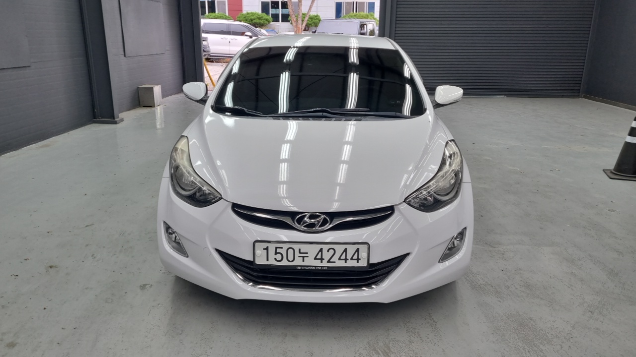 Hyundai Avante 2013 thumb 3